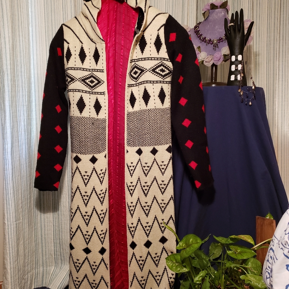 Sweater duster, Lovemarks, Sm, (black, red, warm white)